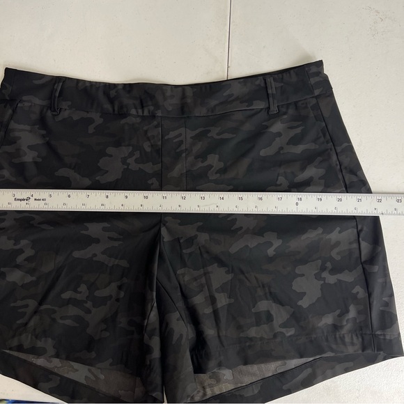 Spanx Sunshine Shorts  Pull On 4-Way Stretch Size XLarge Black Camo. - Picture 6 of 14